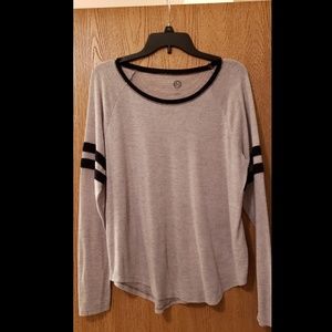 Long sleeve grey top
